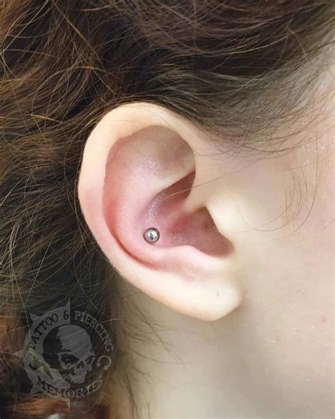 Conch piercing pain - This conch piercing pain can get even worse as you will start cleaning your piercing area or during the time of your sleeping posture. In the starting few days the pain gets even worse when you change or roll yourself on the bed during your sleep. Hence there are different reasons and causes based on which the intensity of pain can be measured.
